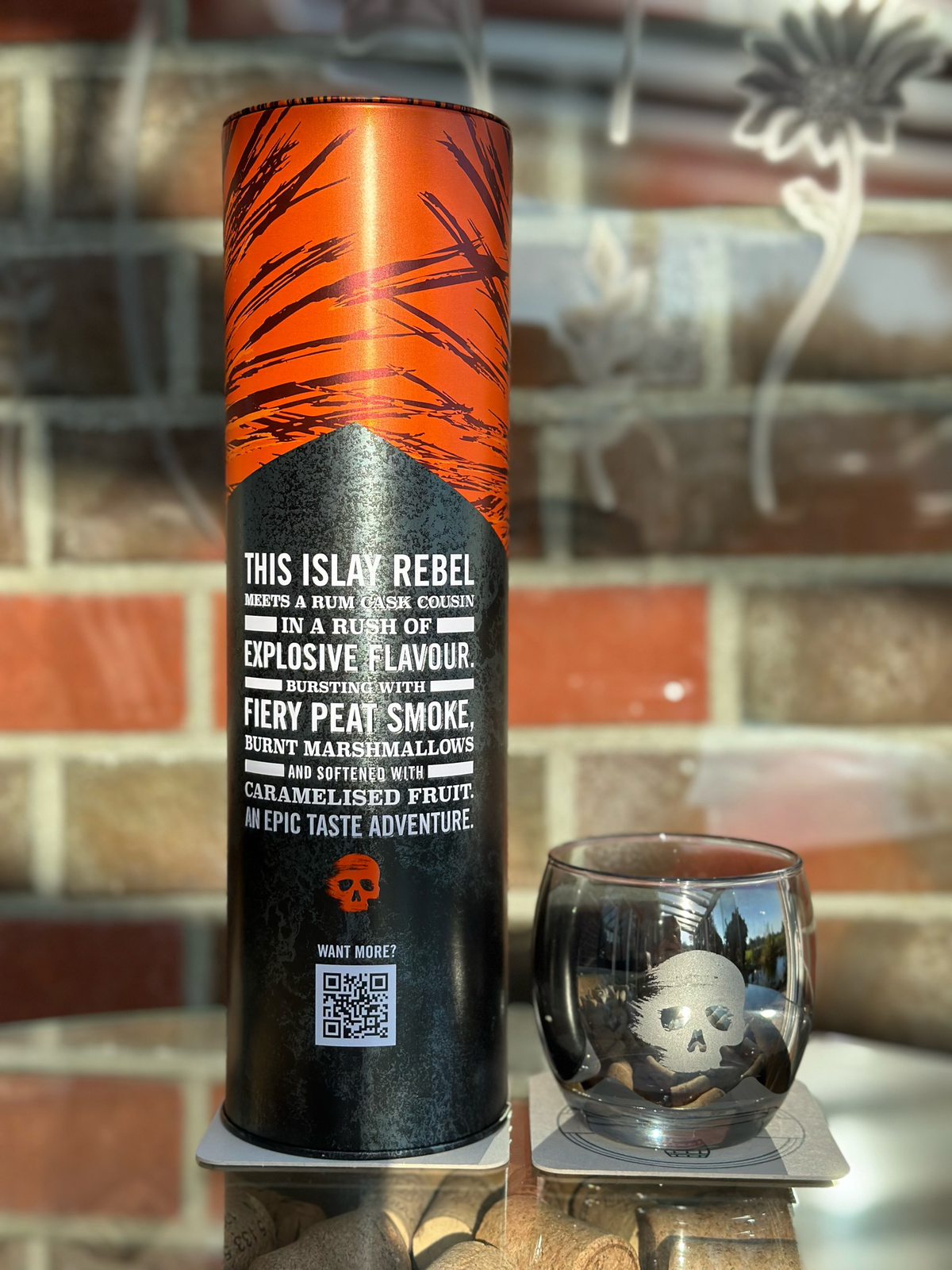 Smokehead Rum Cask Rebel mit Tumbler