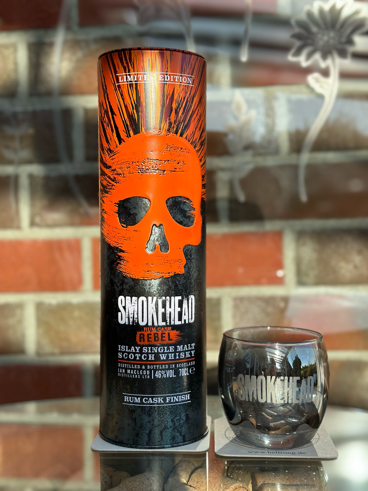 Smokehead Rum Cask Rebel mit Tumbler